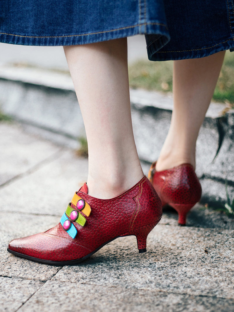 Well Tailored Heels with a Graceful Silhouette