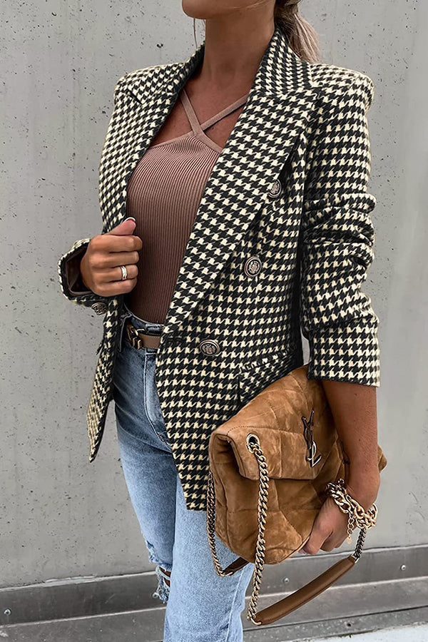 Gracefully Styled Jacket for Any Occasion