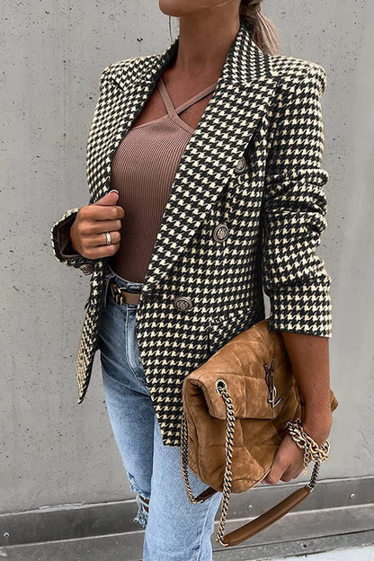Gracefully Styled Jacket for Any Occasion