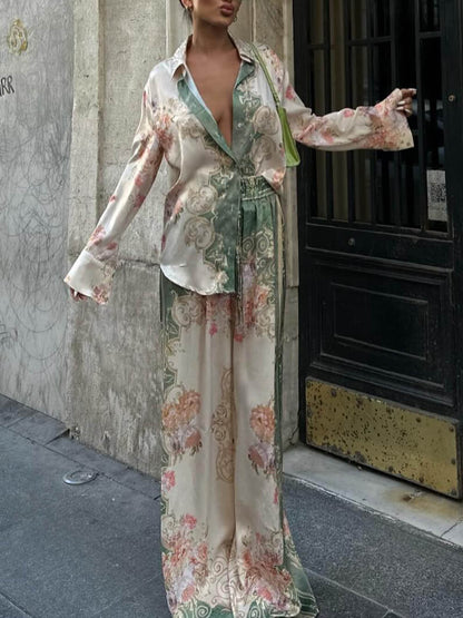 Classic Vintage Pants with a Flattering Fit