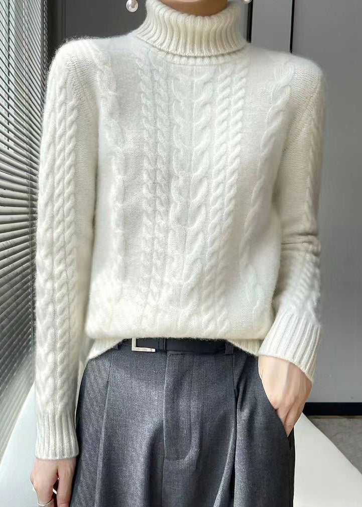 Effortlessly Elegant Sweater with a Timeless Design