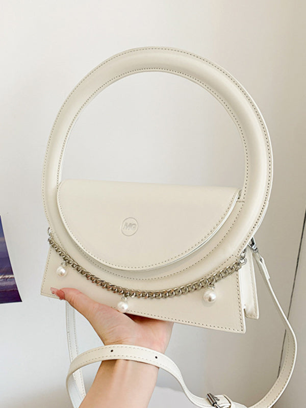 Well Tailored Bag with a Graceful Silhouette