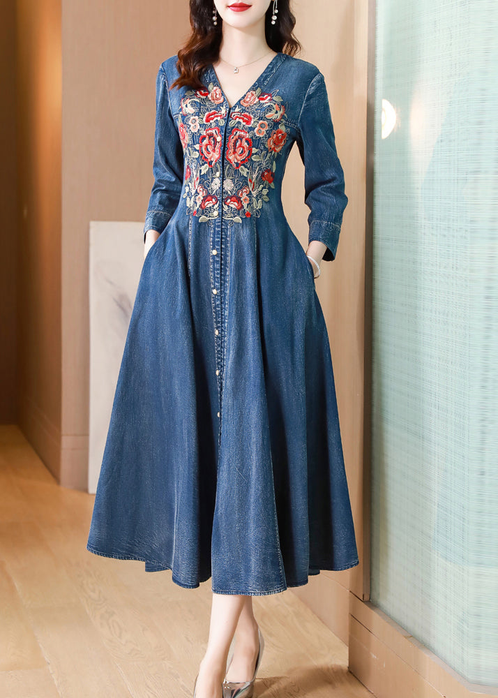 Beautifully Crafted Dress in a Classic Style