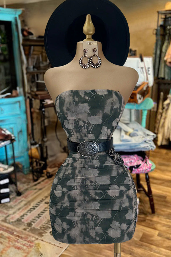 Beautifully Crafted Dress in a Classic Style