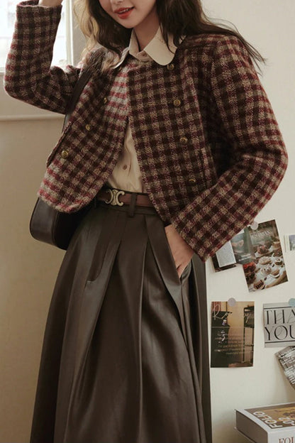 Well Tailored Jacket with a Graceful Silhouette