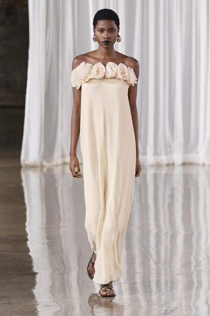 Beautifully Crafted Dress in a Classic Style