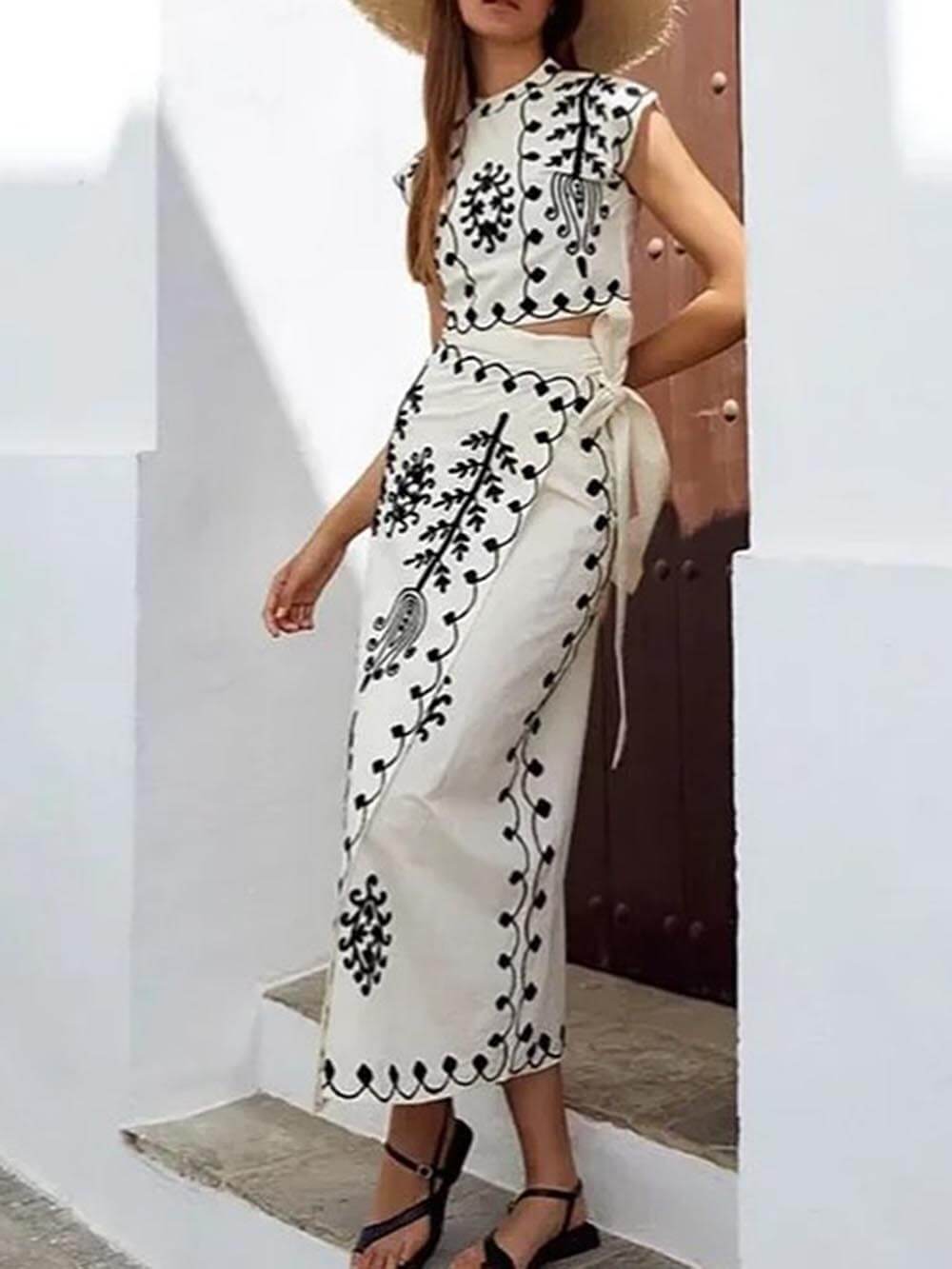 Beautifully Finished Top in a Timeless Design