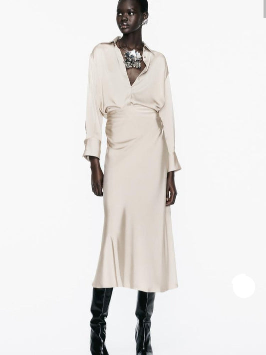 Well Tailored Shirt with a Graceful Silhouette