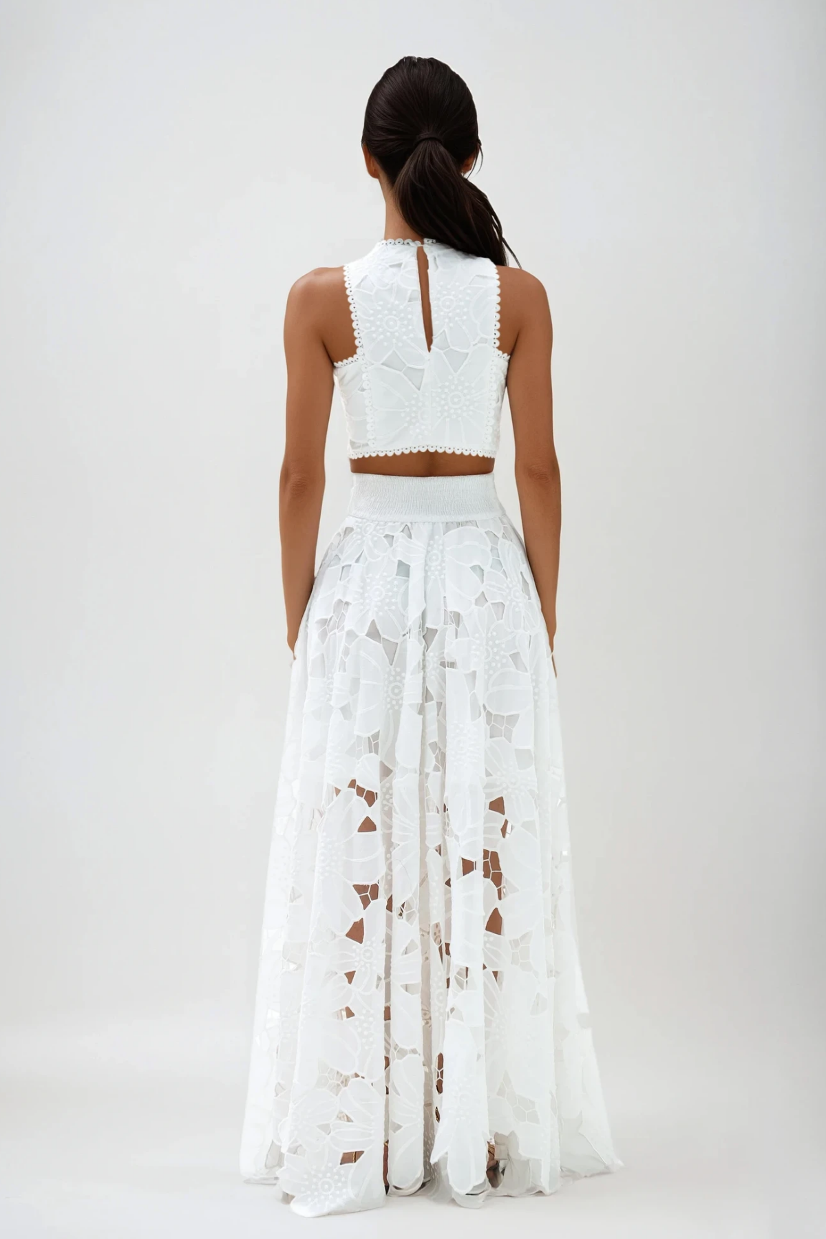 Effortlessly Elegant Garment with a Timeless Design