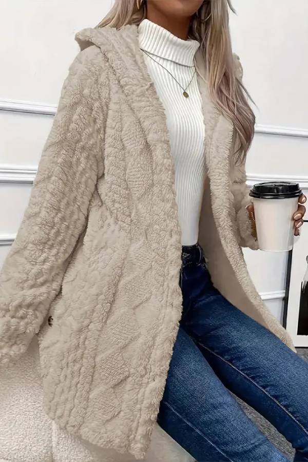 Well Tailored Coat with a Graceful Silhouette