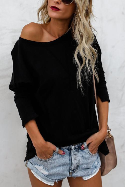 Effortlessly Elegant T-Shirt with a Timeless Design