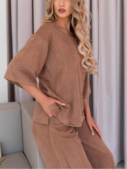 Elegantly Styled Pants for Everyday Wear