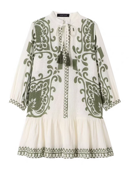 Classic Vintage Dress with a Flattering Fit