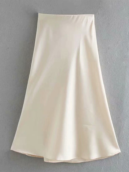 Well Tailored Garment with a Graceful Silhouette