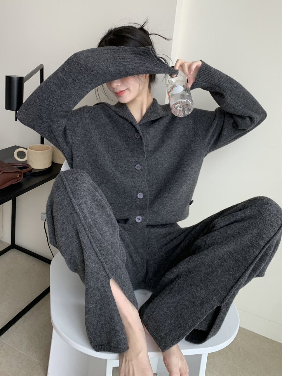 GRAY