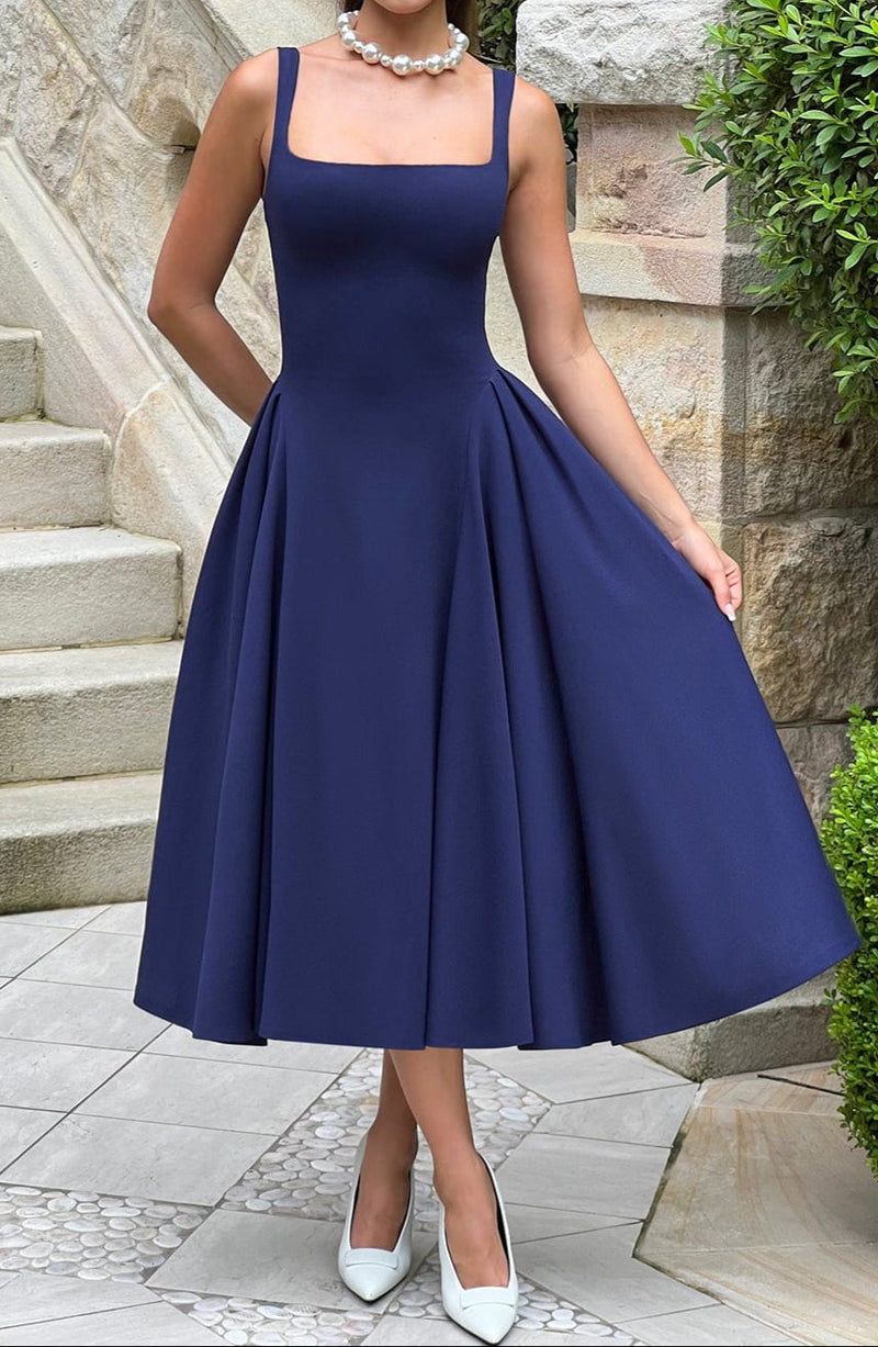 Well Tailored Dress with a Graceful Silhouette