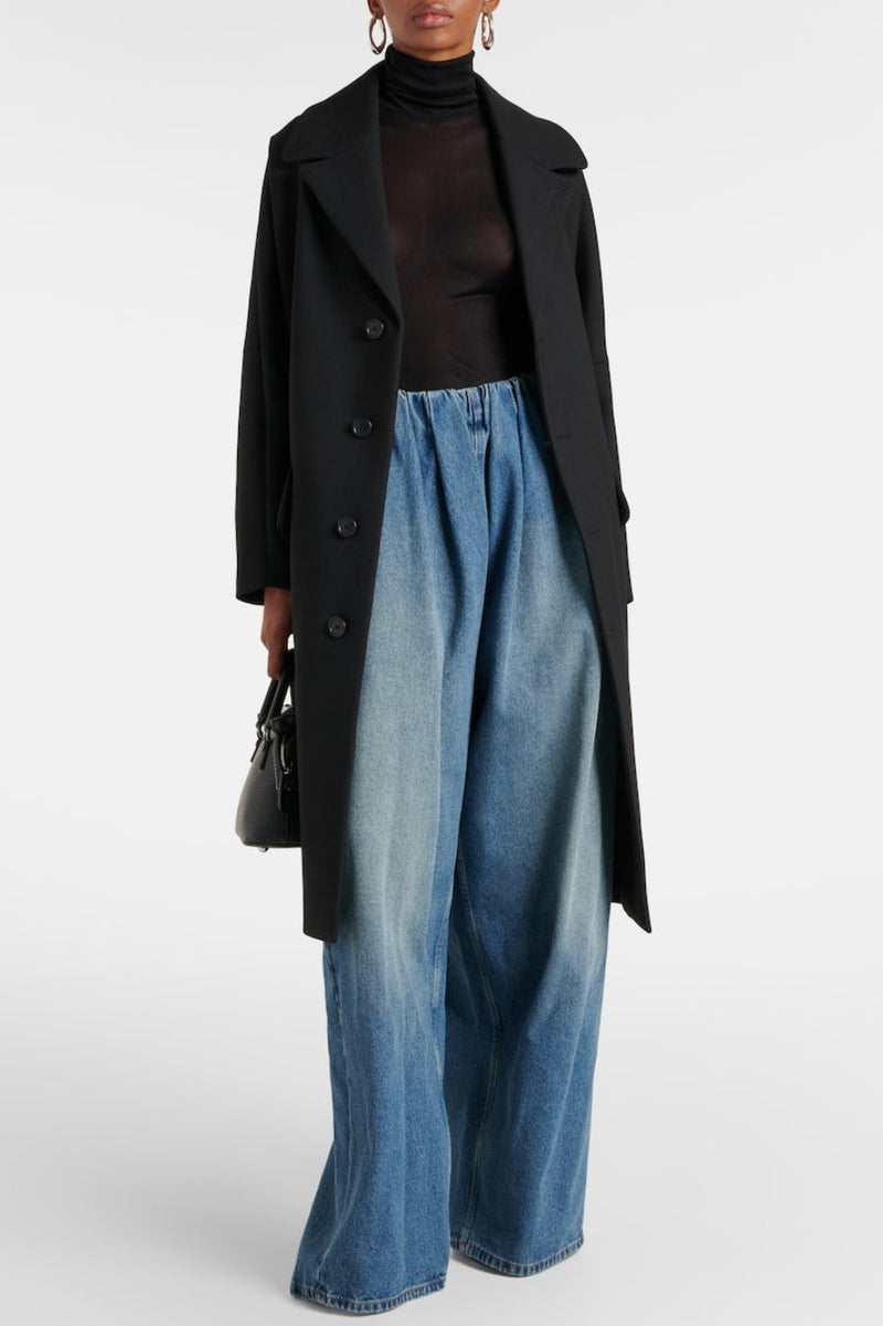 Beautifully Finished Garment in a Timeless Design