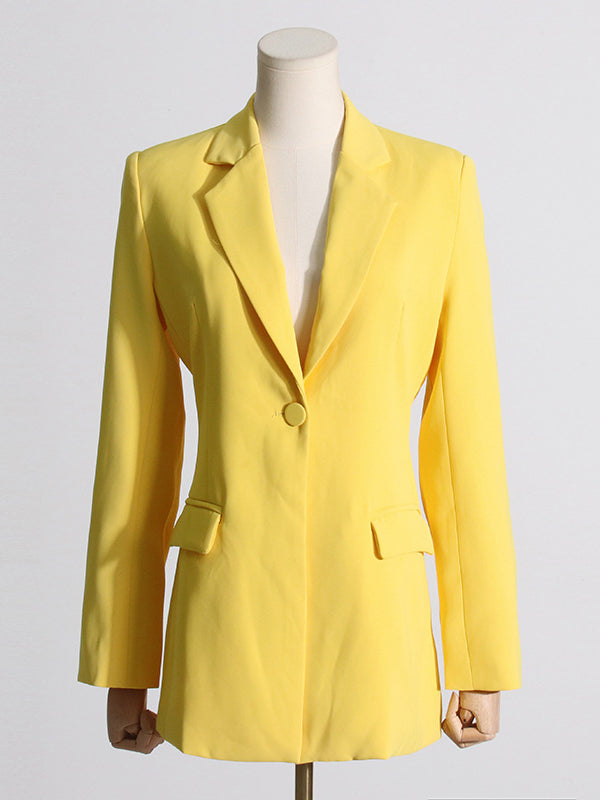 Sophisticated Garment with a Clean Classic Look