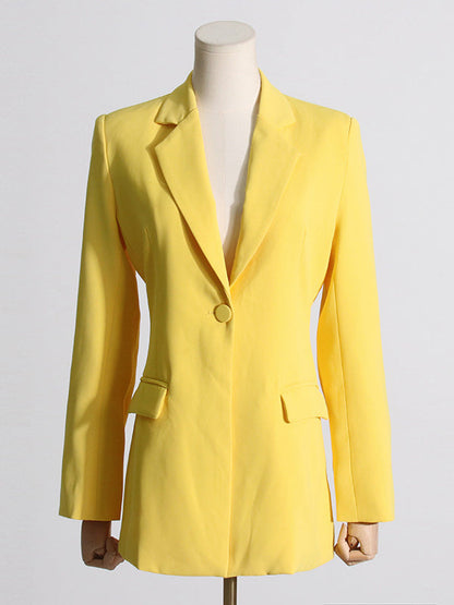 Sophisticated Garment with a Clean Classic Look
