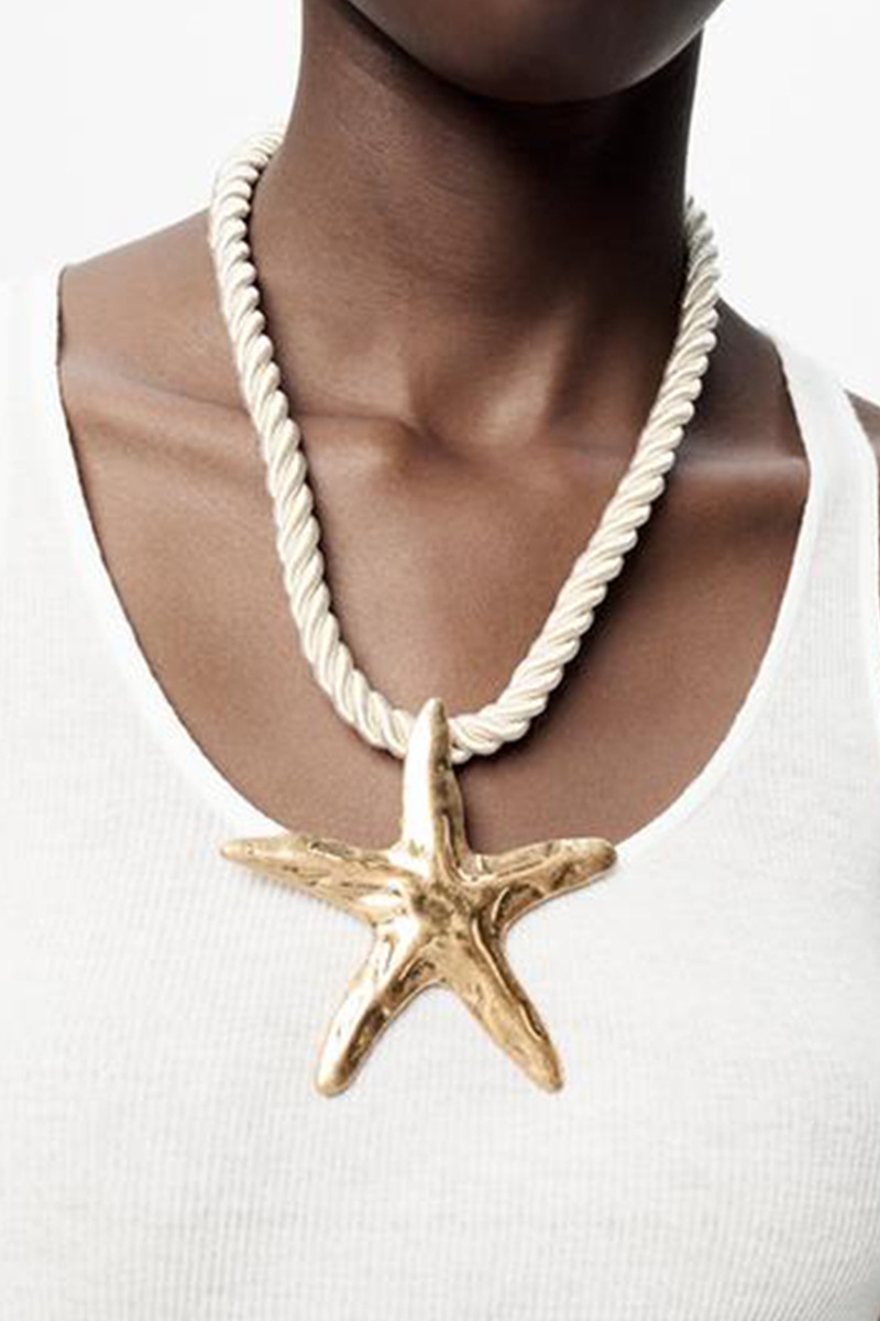 Gracefully Styled Garment for Any Occasion