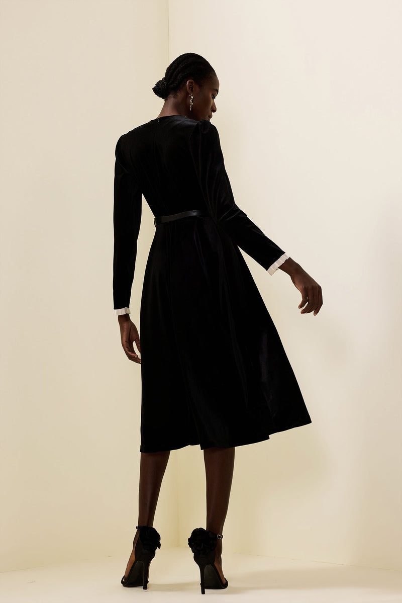 Beautifully Crafted Dress in a Classic Style