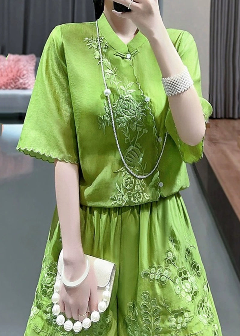 Well Tailored Shirt with a Graceful Silhouette