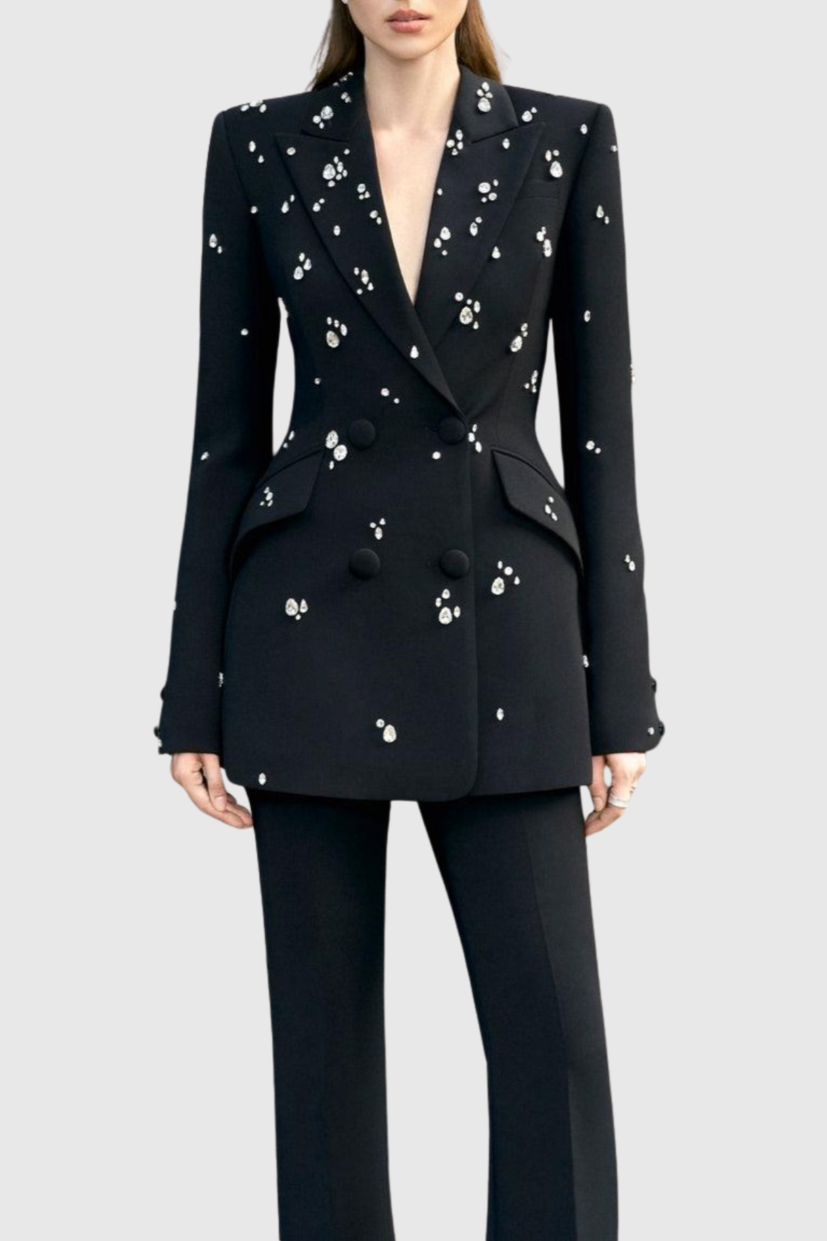 Well Tailored Pants with a Graceful Silhouette
