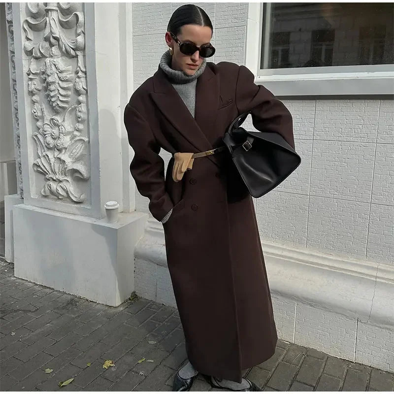 Effortlessly Elegant Coat with a Timeless Design