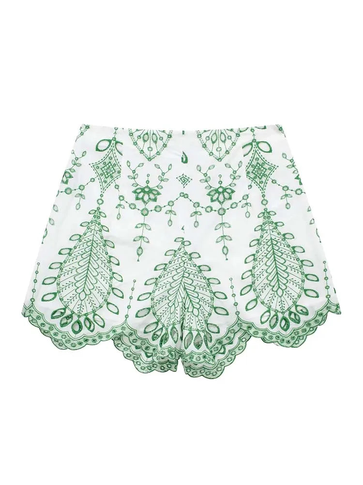 Well Tailored Blouse with a Graceful Silhouette