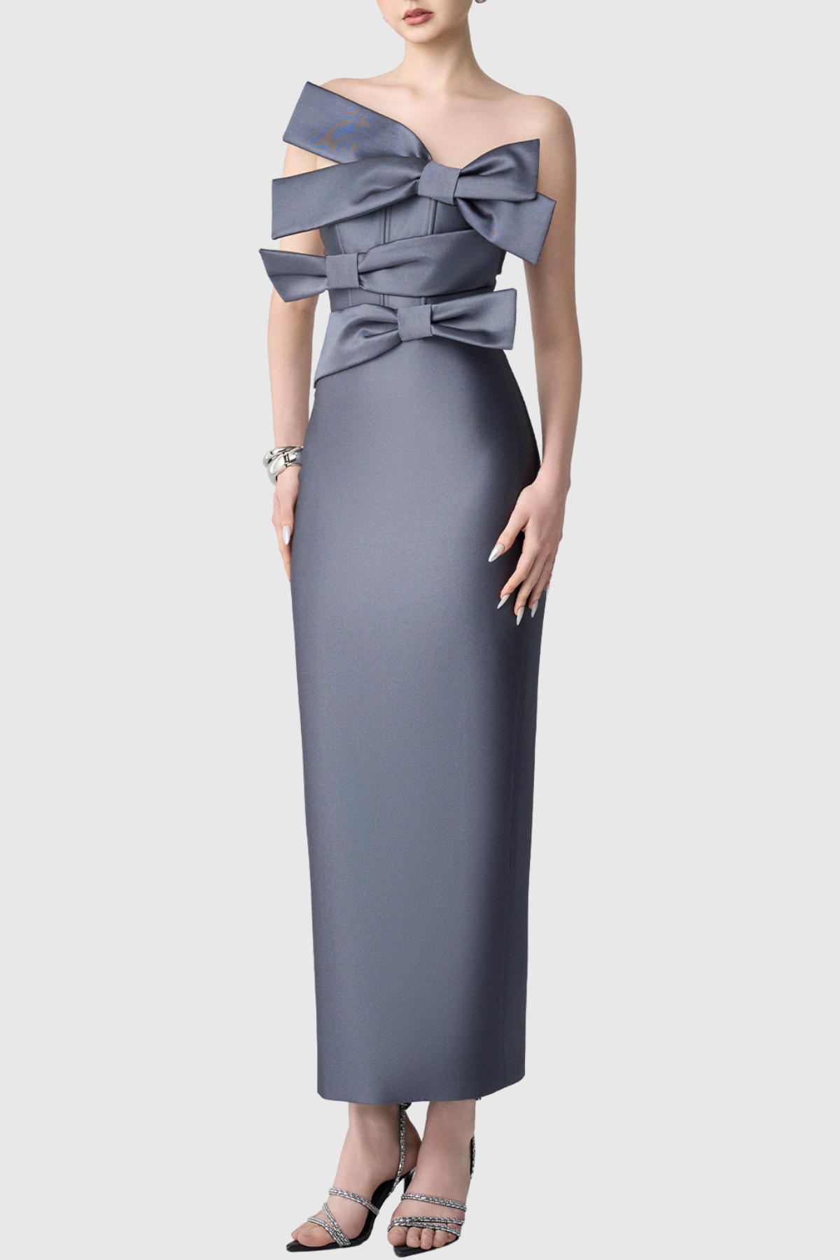 Well Tailored Dress with a Graceful Silhouette