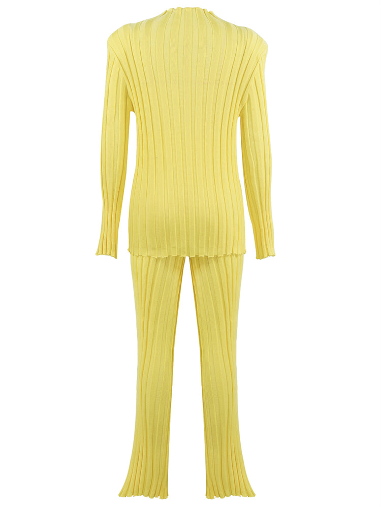 Effortlessly Elegant Sweater with a Timeless Design