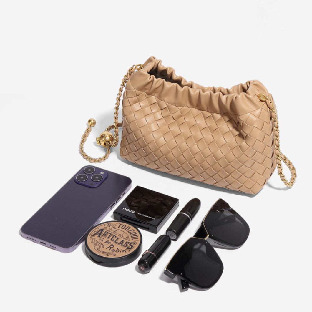Polished Bag with an Effortless Classic Look