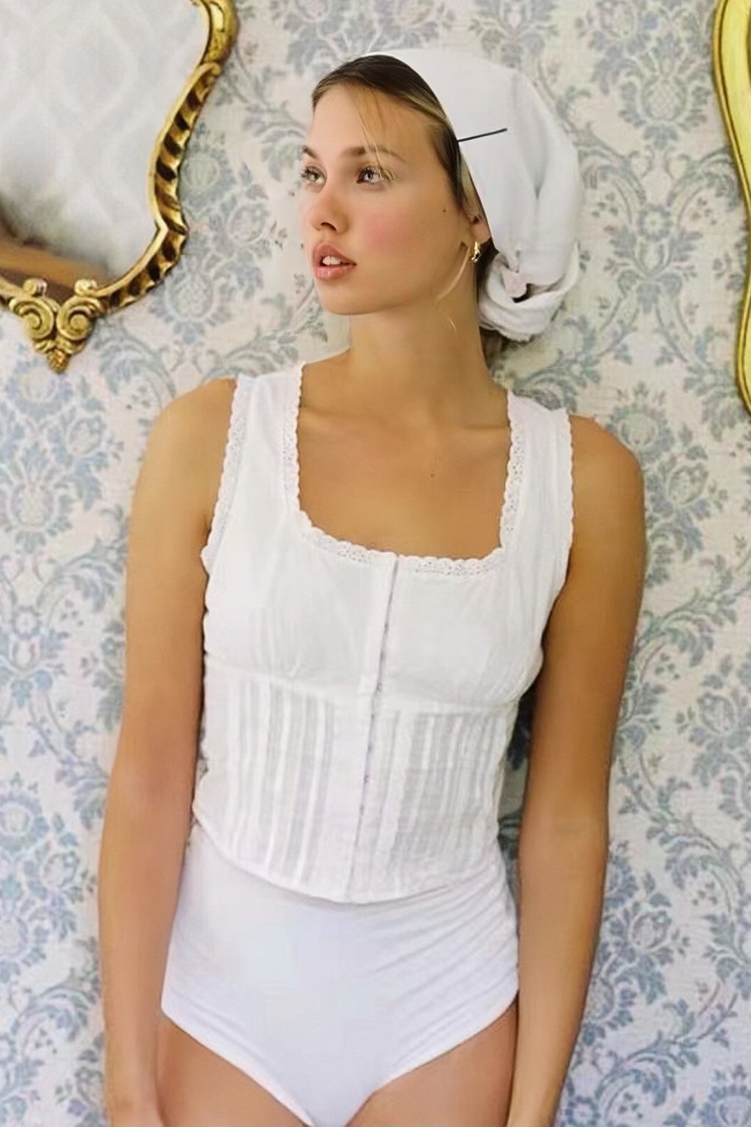 Well Tailored Top with a Graceful Silhouette