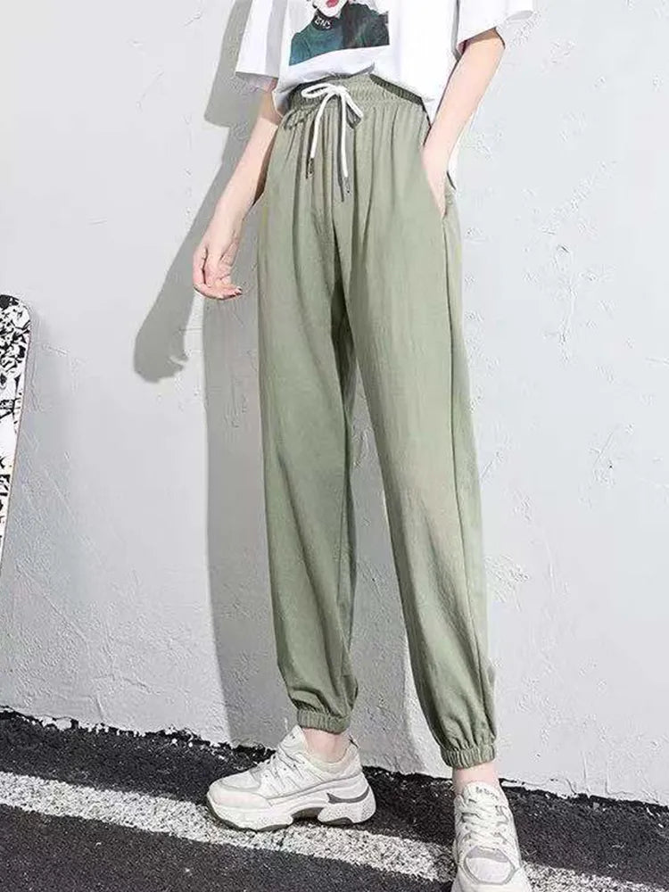 Classic Vintage Pants with a Flattering Fit