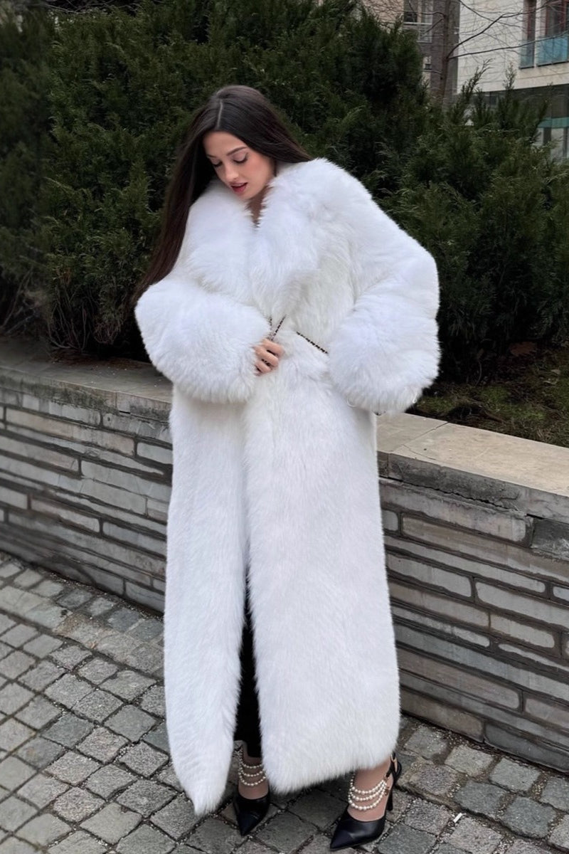 Effortlessly Elegant Coat with a Timeless Design
