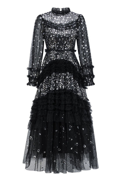 Beautifully Finished Dress in a Timeless Design