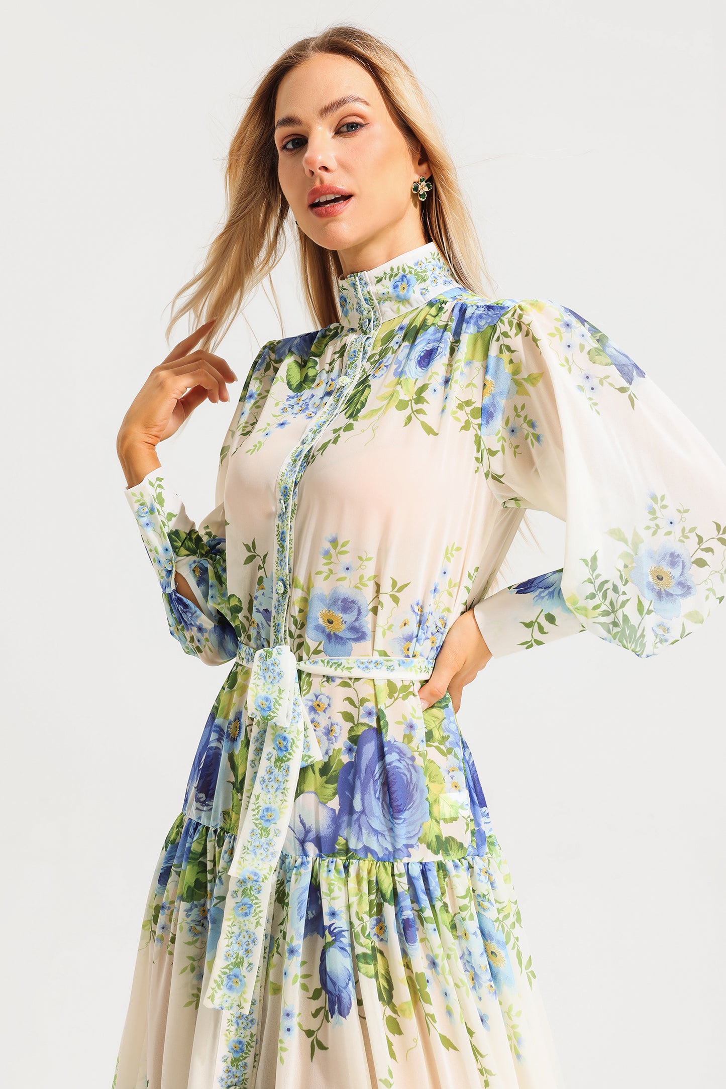 Gracefully Styled Dress for Any Occasion