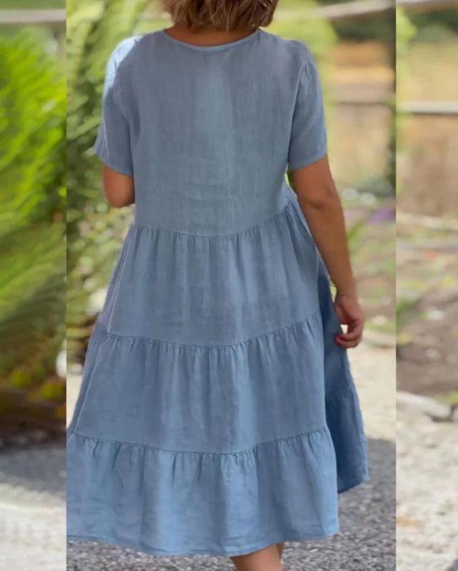 Classic Vintage Dress with a Flattering Fit