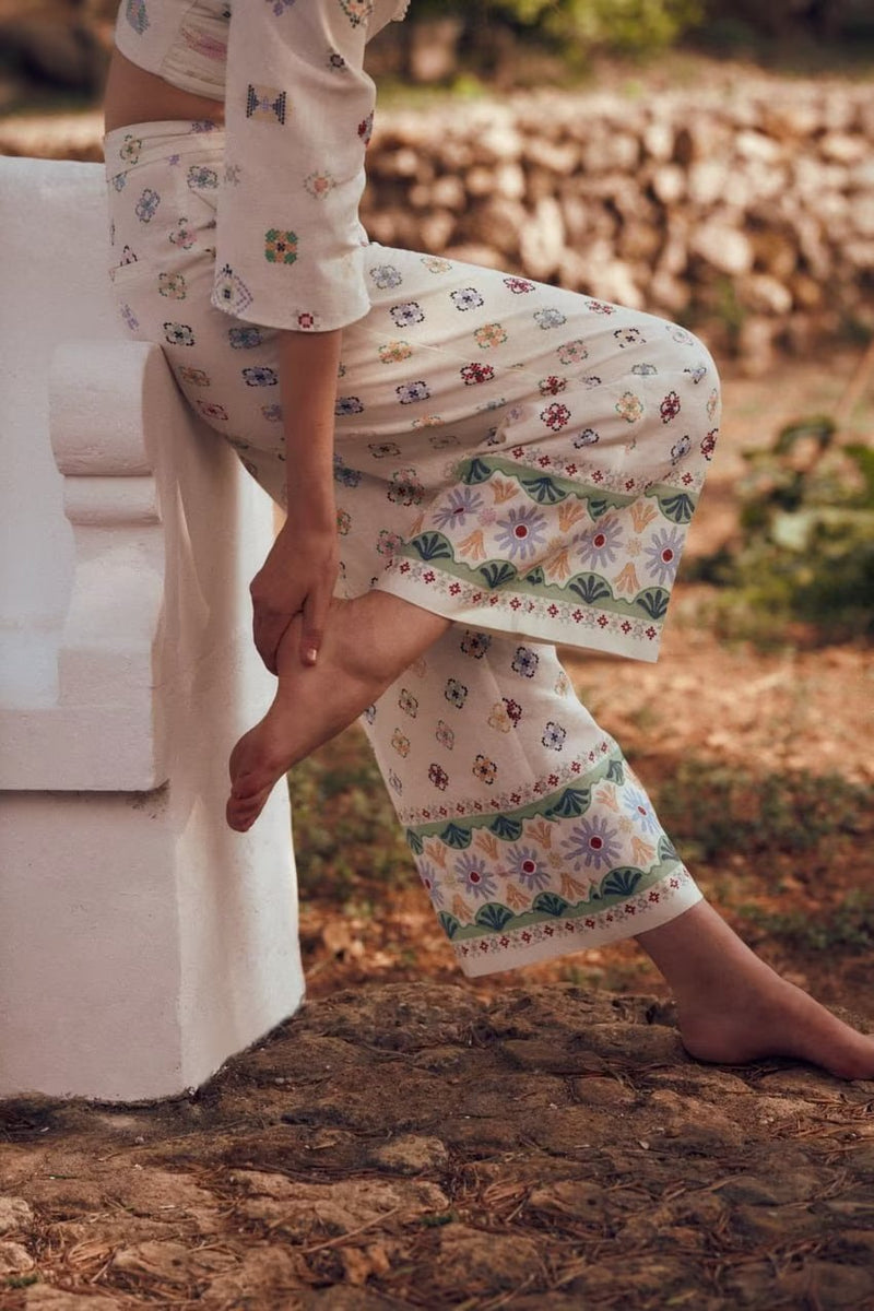 Beautifully Finished Garment in a Timeless Design