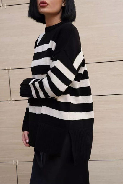 Classic Vintage Pullover with a Flattering Fit