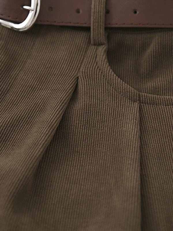 Effortlessly Elegant Trousers with a Timeless Design
