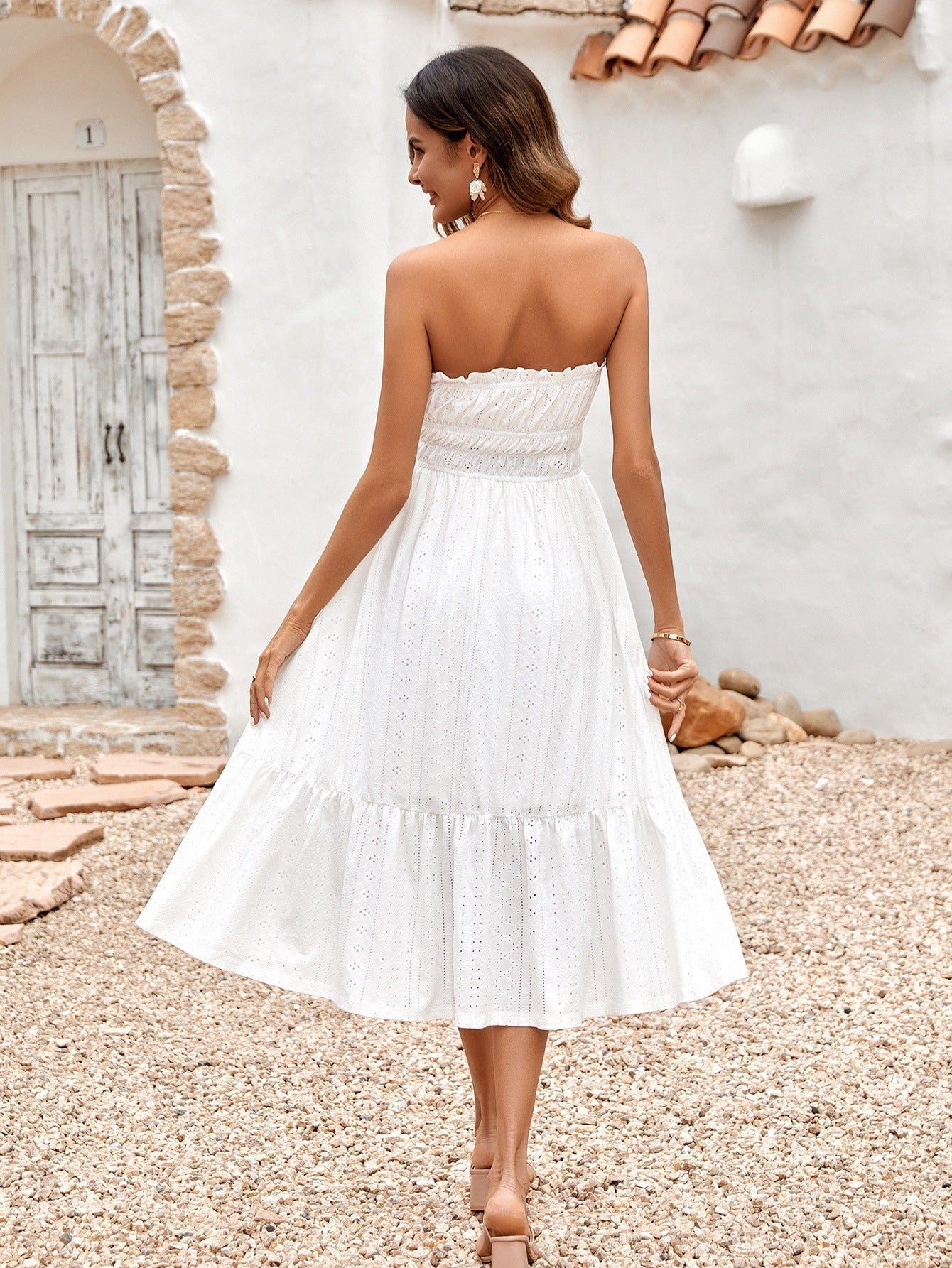 Sophisticated Garment with a Clean Classic Look
