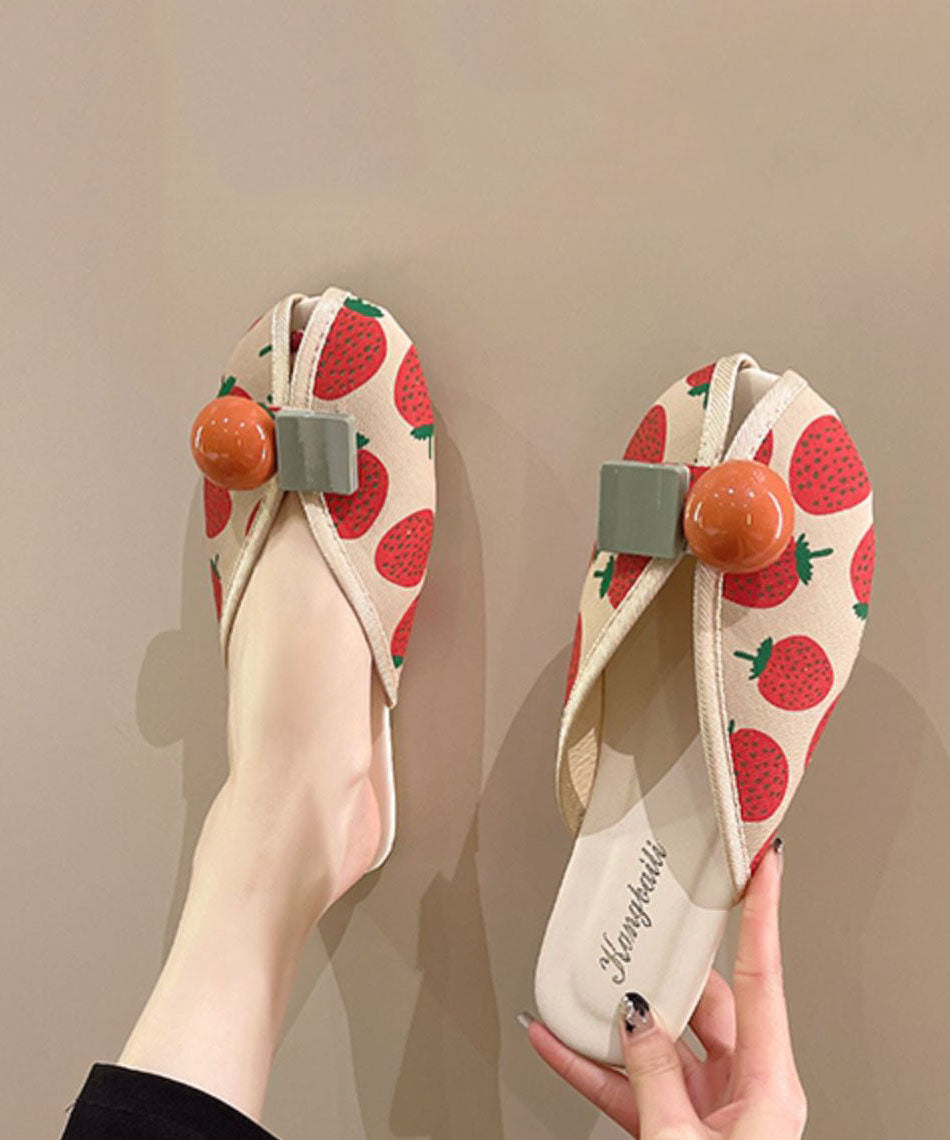 Well Tailored Sandals with a Graceful Silhouette