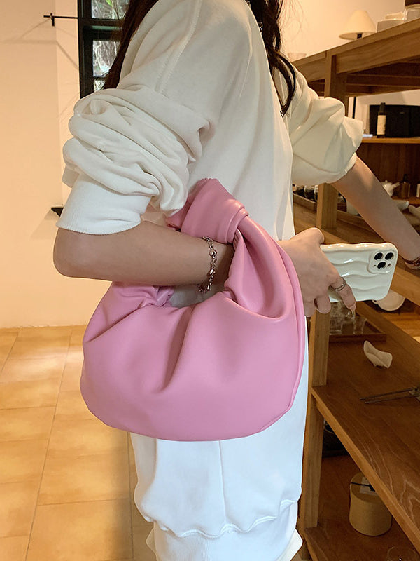 Well Tailored Bag with a Graceful Silhouette
