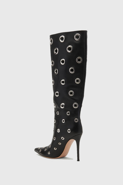 Beautifully Crafted Boots in a Classic Style