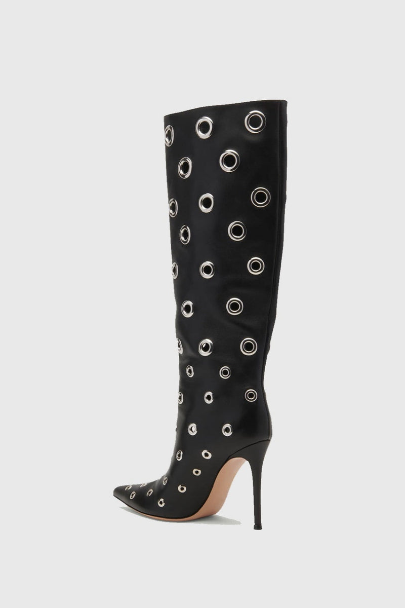 Beautifully Crafted Boots in a Classic Style
