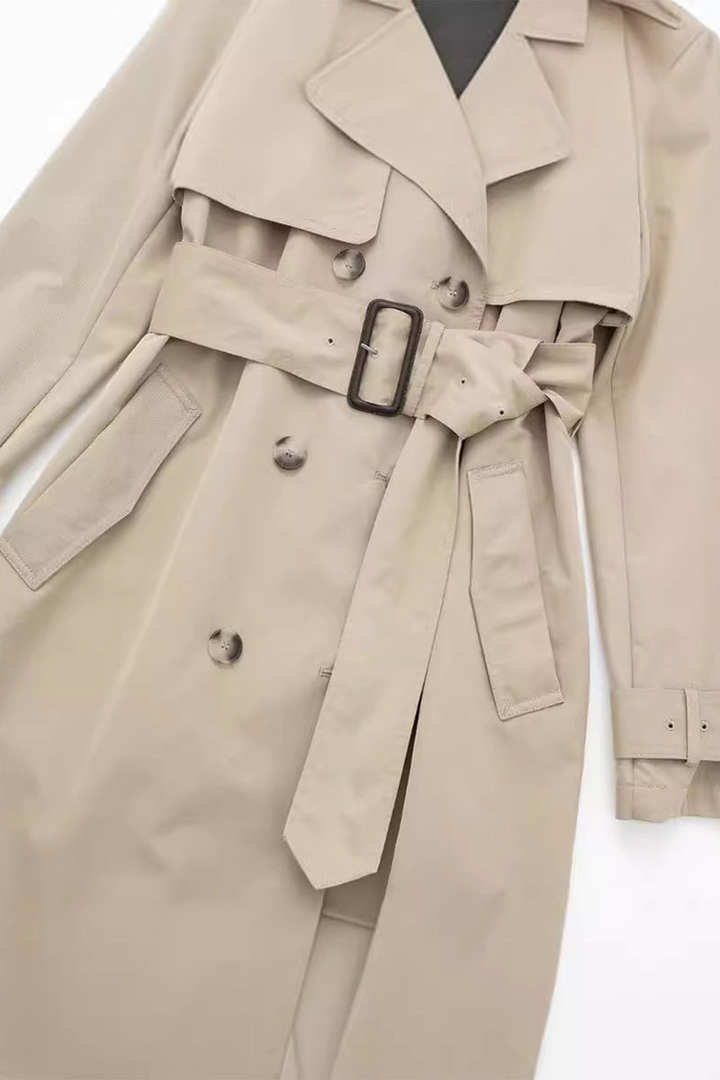 Well Tailored Coat with a Graceful Silhouette