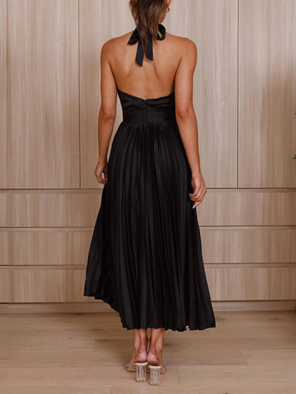 Sophisticated Dress with a Clean Classic Look