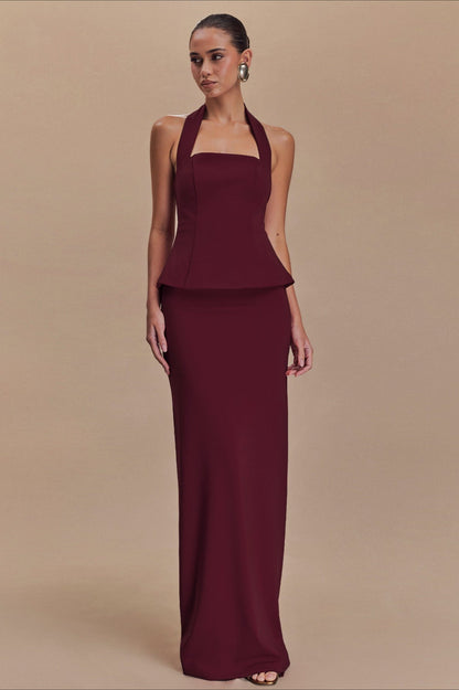 Well Tailored Dress with a Graceful Silhouette