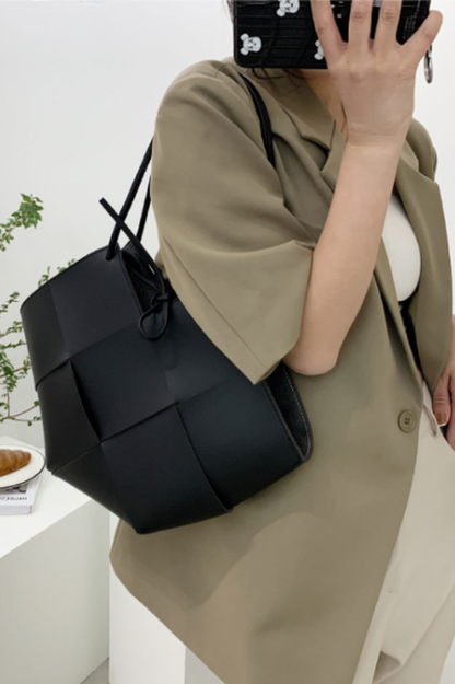 Beautifully Crafted Bag in a Classic Style